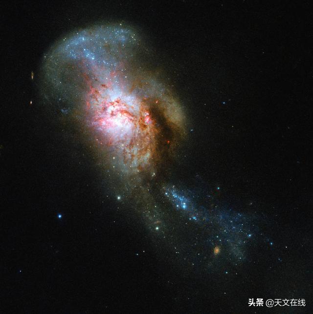 哈勃深空探索：巨型“外星人”面庞出现！科学家让我们不用担心880 / 作者:Jefflq / 帖子ID:61495