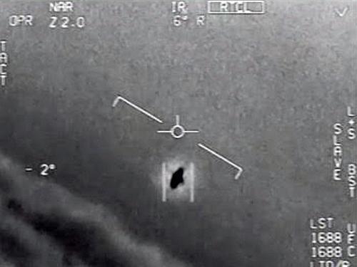 五角大楼公布UFO视频！亲自确认真实性，飞行员捕捉画面连连惊叹834 / 作者:温柔老虎 / 帖子ID:63097