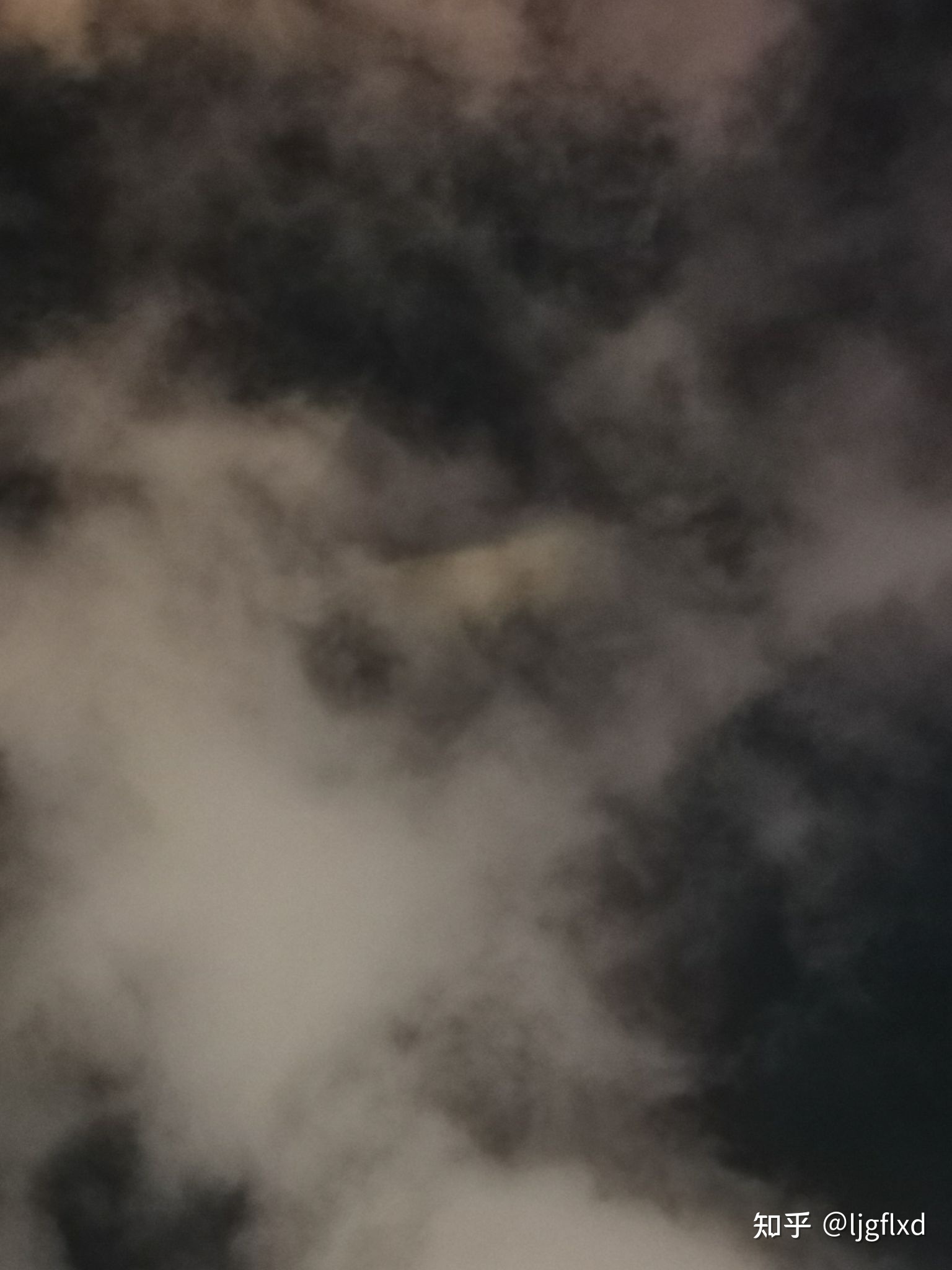 如何看待6月份上海上空出现的巨大三角形UFO?792 / 作者:ty实话实说2017 / 帖子ID:95815
