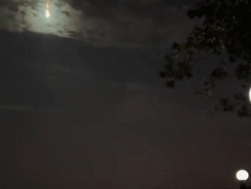 12 月 15 日傍晚杭州多地有人目击，天空有疑似陨石掉落 ...170 / 作者:米哈伊尔叔叔 / 帖子ID:96590
