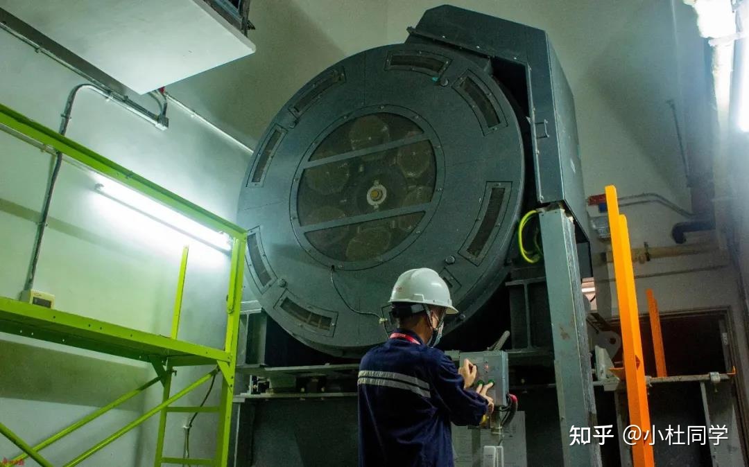世界上最快的电梯——控制柜、主机、限速器位于不同楼层的 ...472 / 作者:薇唯玮味 / 帖子ID:96788