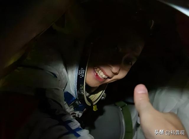 杨利伟曾在太空听到神秘“敲门声”，13年后，专家终于找到原因186 / 作者:徐殿军 / 帖子ID:96998