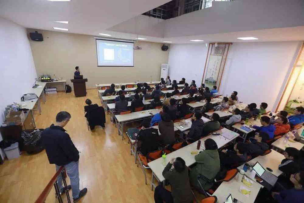 如何写一份关于太阳系的论文？527 / 作者:hdnnuz62 / 帖子ID:97436