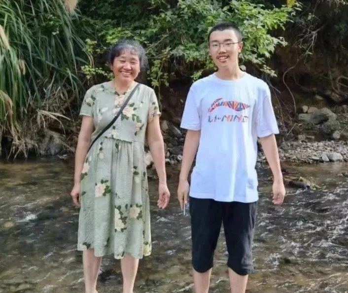 胡鑫宇神秘失踪65天，最新线索已经出现，学校依旧有着很大 ...774 / 作者:ez665746 / 帖子ID:97625