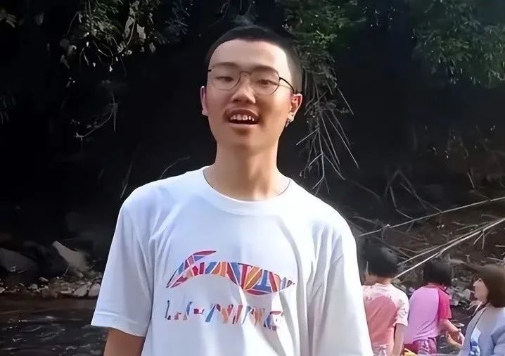胡鑫宇神秘失踪65天，最新线索已经出现，学校依旧有着很大 ...208 / 作者:ez665746 / 帖子ID:97625