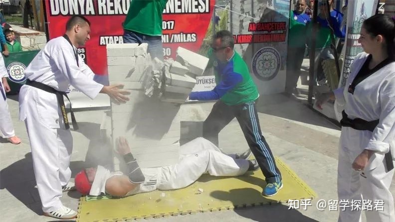 100个沙雕吉尼斯世界纪录，看完我人傻了！578 / 作者:乐态思 / 帖子ID:98167