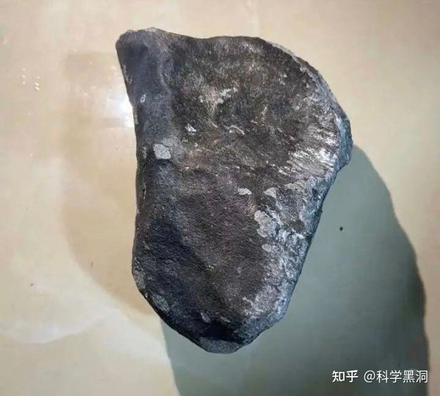 杭州火流星坠落，46亿年历史天外陨石被发现，到底归谁所有 ...509 / 作者:fck1956272 / 帖子ID:98648