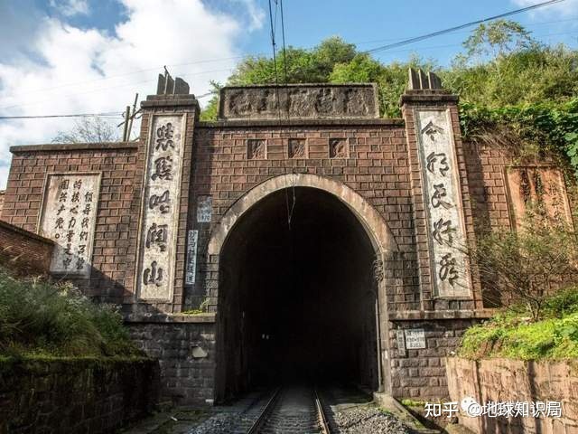 刚刚，新成昆铁路开通！| 地球知识局814 / 作者:123457150 / 帖子ID:99156