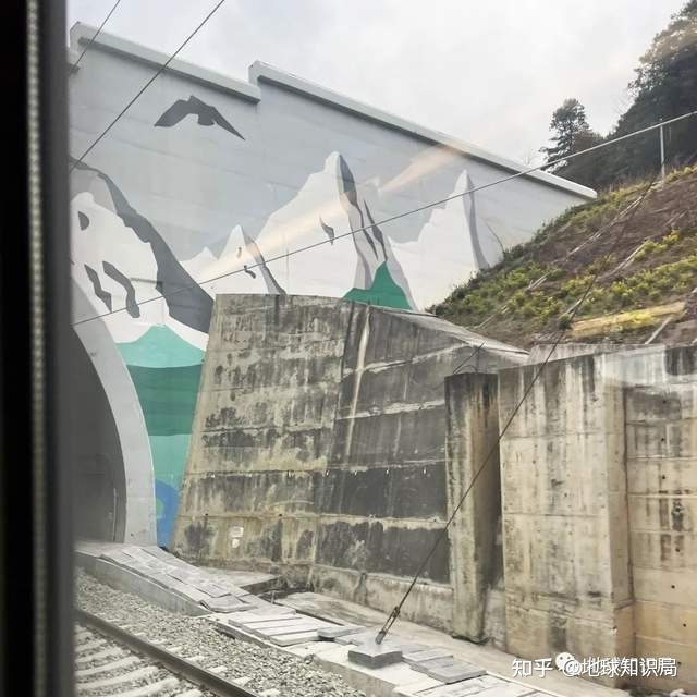 刚刚，新成昆铁路开通！| 地球知识局152 / 作者:123457150 / 帖子ID:99156