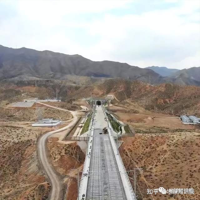 刚刚开通的银兰高铁，对于西北意味着什么？| 地球知识局315 / 作者:123457735 / 帖子ID:100688