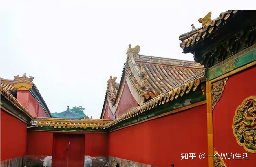 92年故宫墙上出现成排宫女？只现身5秒，留下一张照片后便消失865 / 作者:北府老谢硬 / 帖子ID:100881