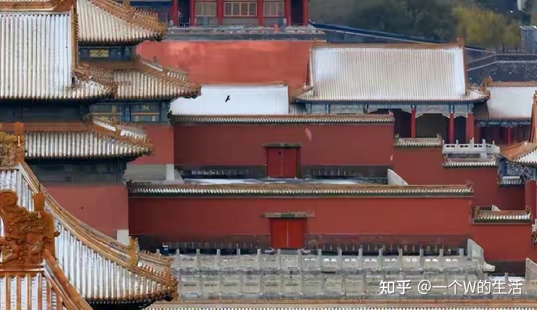 92年故宫墙上出现成排宫女？只现身5秒，留下一张照片后便消失860 / 作者:北府老谢硬 / 帖子ID:100881