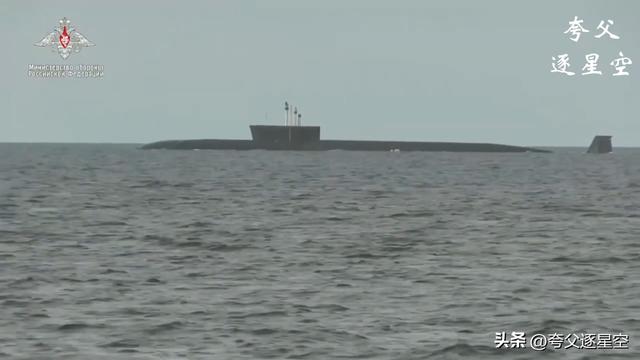 就在头顶：悬浮在克里姆林宫红场夜空中百米级别的巨型金字塔UFO226 / 作者:保佑缎 / 帖子ID:103678