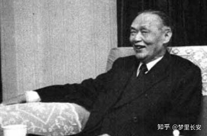 1979年，越南亲华的副主席黄文欢投奔中国，他最终的结局 ...-7.jpg