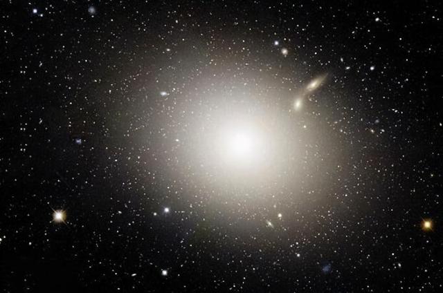 宇宙中最大的星系，与它相比，银河系渺小得可怜117 / 作者:sun81ABC / 帖子ID:107537