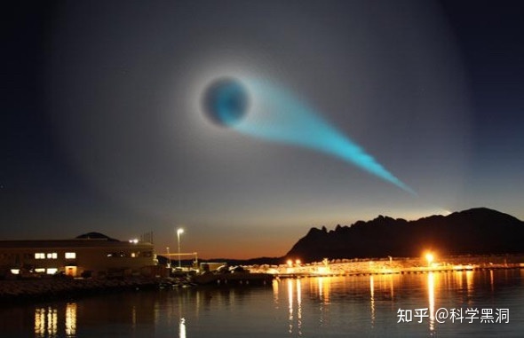 美夜空惊现神秘物体，如螺旋星系并呈阴森蓝色，异星降临？868 / 作者:春天到了 / 帖子ID:109131
