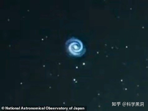 美夜空惊现神秘物体，如螺旋星系并呈阴森蓝色，异星降临？313 / 作者:春天到了 / 帖子ID:109131