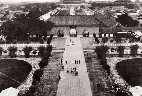 清朝268年的历史文献，每天花8小时阅读，需要耗费多少年 ...-4.jpg