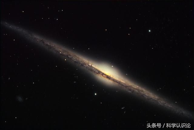 为什么目前已观测到的宇宙是沙漏型的？664 / 作者:123457443 / 帖子ID:110864