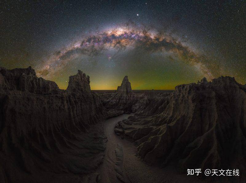 让你大饱眼福！2021年最美银河图，这里可以看过瘾987 / 作者:丫头喜欢说频 / 帖子ID:111605