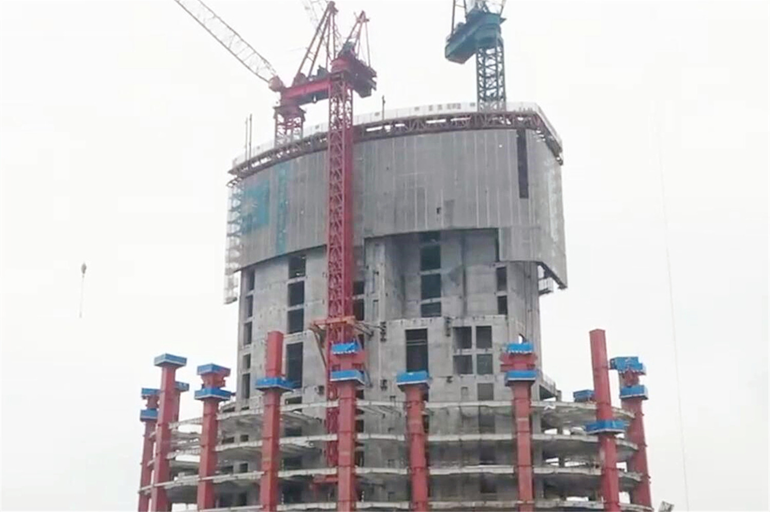 重庆高楼如何建成？来福士超过2座鸟巢，陆海国际中心难上加难533 / 作者:爱时间GD / 帖子ID:113159