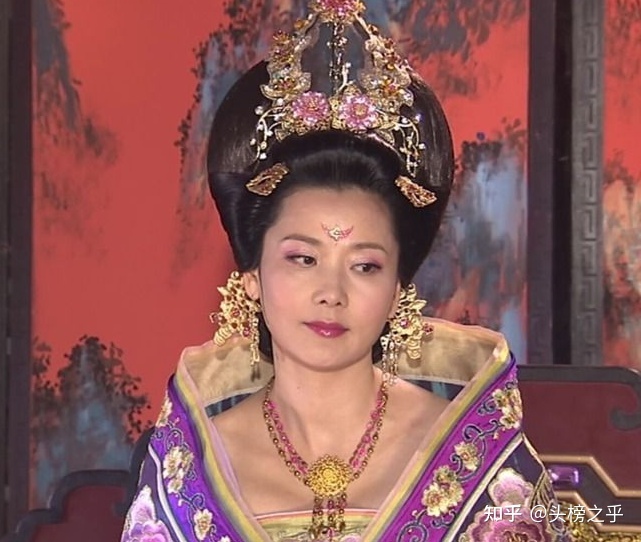 神秘男子潜入陕西大墓，给26吨文物一直拍照，随后毫物未取 ...951 / 作者:果仙奇缘称 / 帖子ID:113243