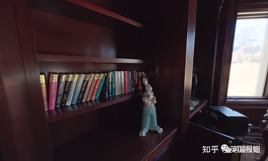 美国网红闯废弃豪宅爆火！豪车奢侈品都在留原地，落灰六年 ...165 / 作者:杰9 / 帖子ID:113430