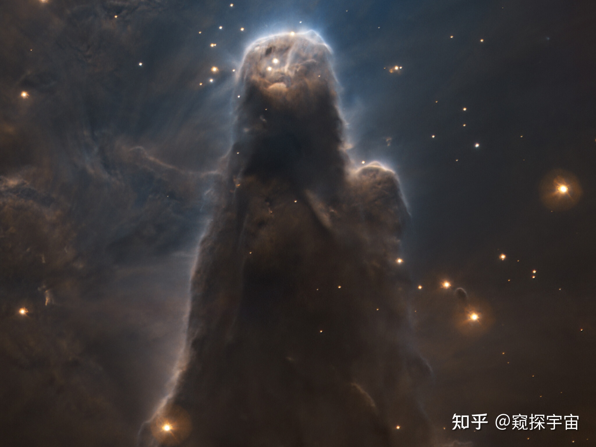 这是哈勃拍摄的的深空，一片巨大的星云，不可思议的形状 ...505 / 作者:程狄矢 / 帖子ID:113963