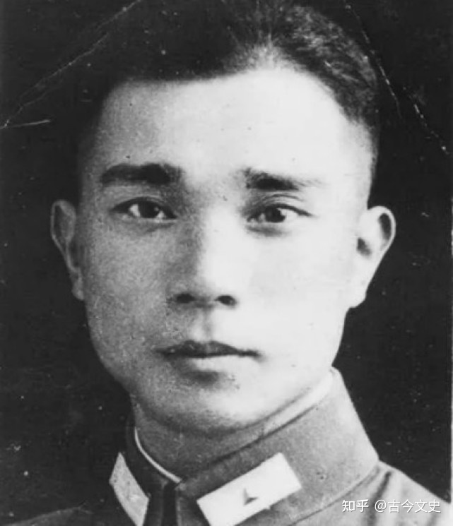 少将丈夫牺牲后，女子扛着机枪抢回遗体？真实历史很残酷 ...-2.jpg