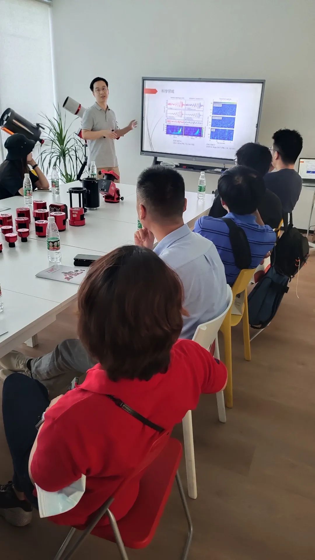 朱沁虞专访 | 错过了哈雷彗星，可我还等着它回来呢293 / 作者:丽人至上再 / 帖子ID:114129