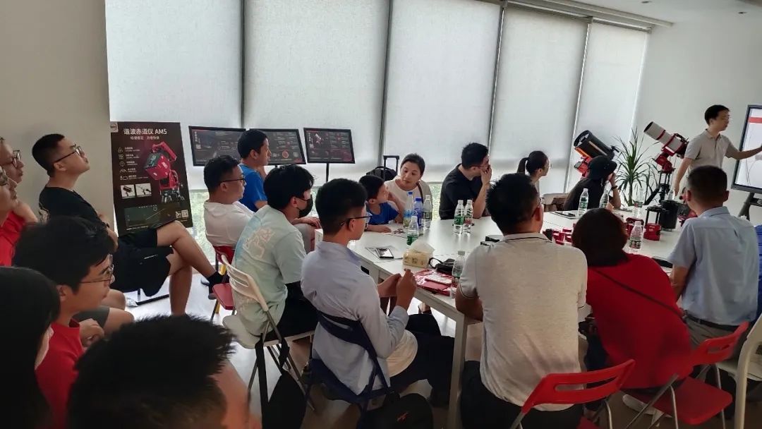 朱沁虞专访 | 错过了哈雷彗星，可我还等着它回来呢721 / 作者:丽人至上再 / 帖子ID:114129