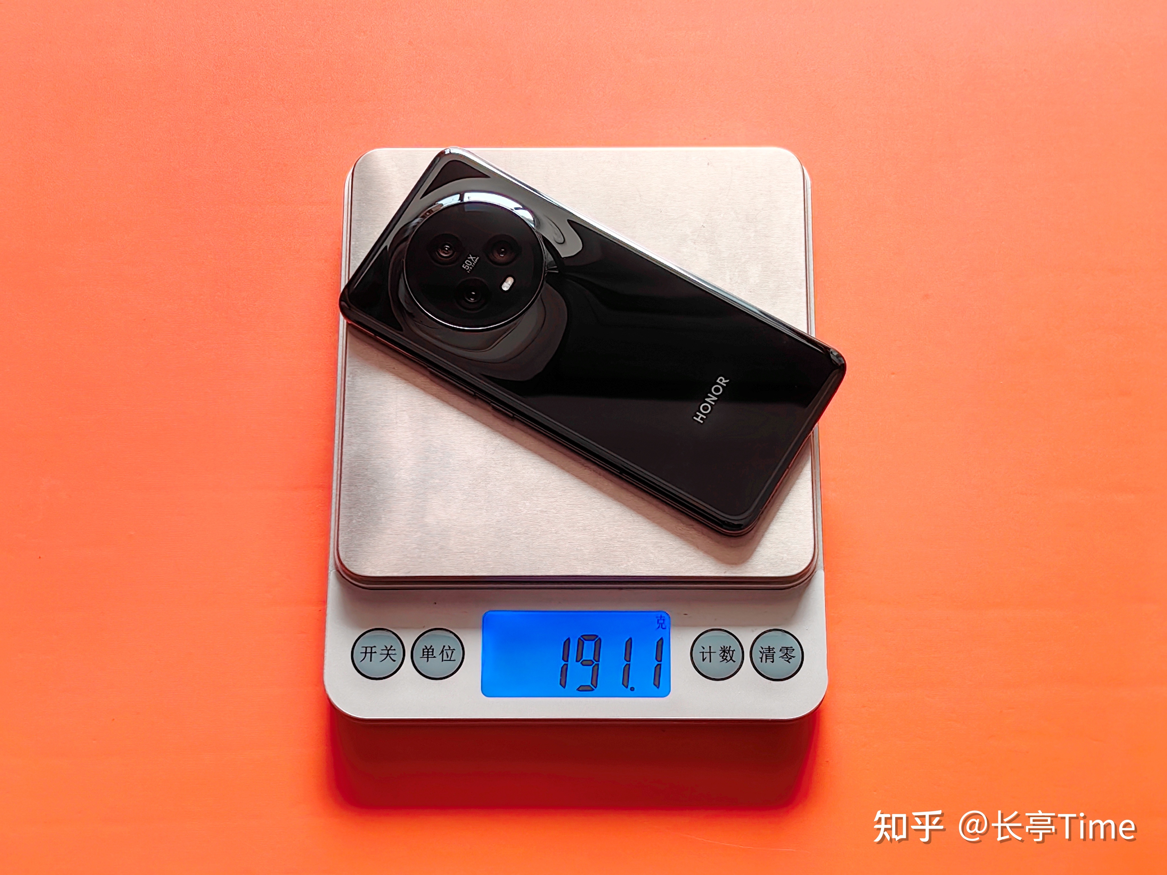 如何看待 2 月 27 日荣耀在 MWC 上发布的 Magic5 系列手机 ...154 / 作者:123457278 / 帖子ID:114536