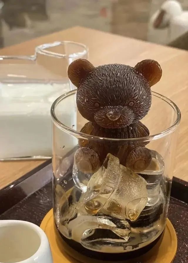 世界各地有趣的图片：世界上最长寿的狗，腿最长的女人 ...939 / 作者:尹恩沛 / 帖子ID:114623