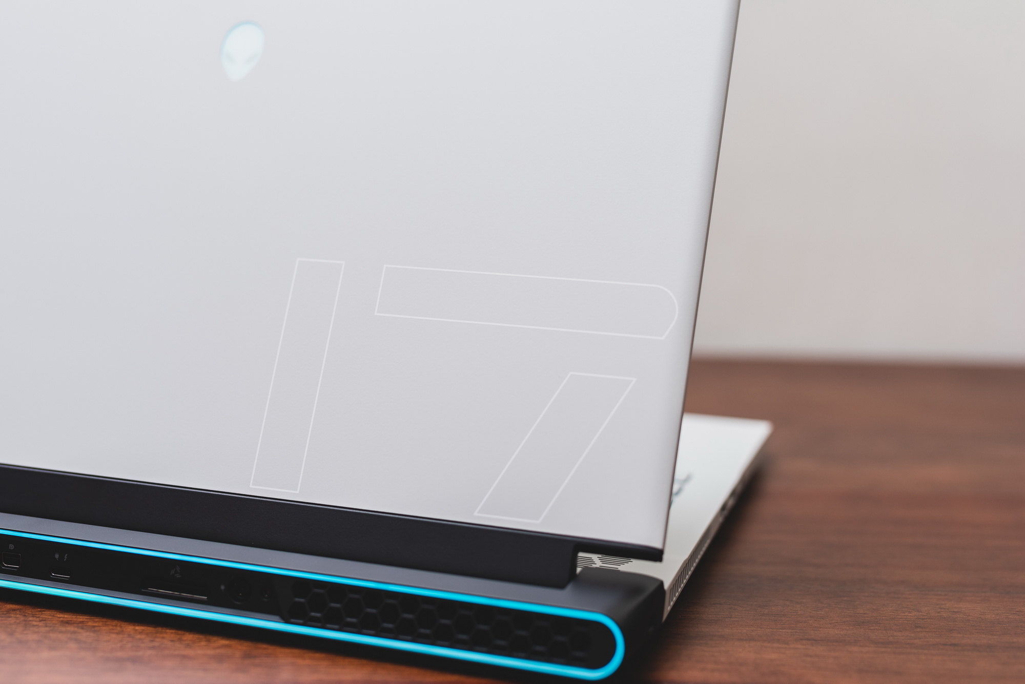 如何评价外星人Alienware m15/m17 R3 2020版？571 / 作者:一网湖水沧 / 帖子ID:117599