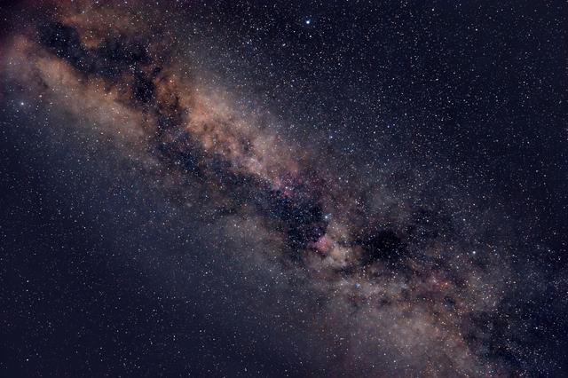 银河系究竟长啥样？收集了一亿颗恒星数据后，天文学家有了答案198 / 作者:爰无悔2017 / 帖子ID:118368