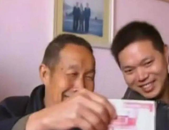 重庆男子当众表演“遁术”，专家称是未解之谜，地产老板当场识破471 / 作者:绣绣仙女酌 / 帖子ID:118396