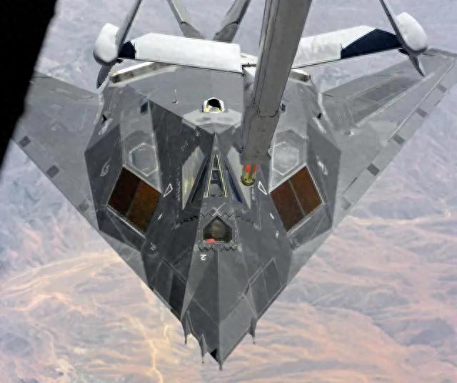 神秘事件曝光！F-117隐形机被导弹跟踪，南联盟上空的惊天对决！579 / 作者:fdxhcwe148498 / 帖子ID:119242