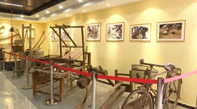 北京大学历史学系师生来德城区开展红色历史档案调研活动-4.jpg