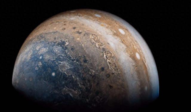 太阳系中行星的真实大小对比，木星可以装下1300个地球！842 / 作者:一段或九段肝 / 帖子ID:119842