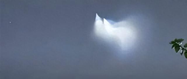 我国多地拍到“UFO”，登上热搜第一!是双发中段反导实验成功了？629 / 作者:ggp27 / 帖子ID:120222