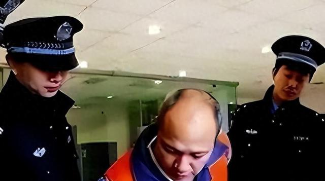 独家揭秘：警察在行动中发生的神秘事件，令人震惊！581 / 作者:珍惜637 / 帖子ID:120246