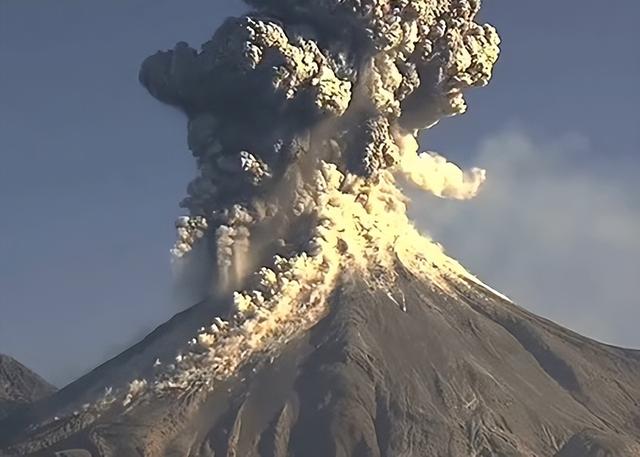 沉睡四十年后，全球巨型火山重现活力，地球纷纷陷入灾难边缘982 / 作者:15155324777 / 帖子ID:120574