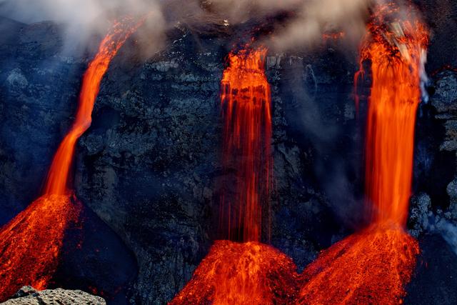 沉睡四十年后，全球巨型火山重现活力，地球纷纷陷入灾难边缘821 / 作者:15155324777 / 帖子ID:120574