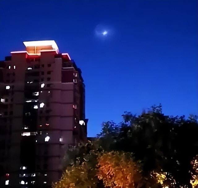 多地市民发现不明飞行物！覆盖范围广，可能是什么？这事情不简单819 / 作者:平静769 / 帖子ID:123603