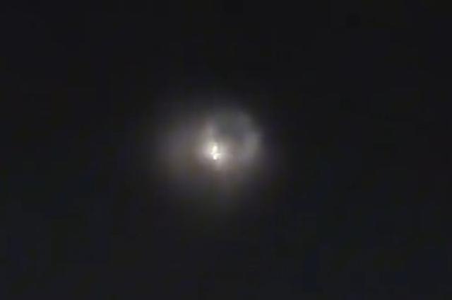 华北多地夜现不明飞行物，被一团云雾包裹着移动！其实它来自美国302 / 作者:赏真阁 / 帖子ID:125629