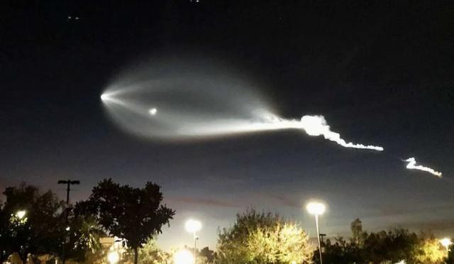 白色发光不明飞行物现身黑龙江：拖着长长的尾巴，飞行速度很快260 / 作者:deer_____0 / 帖子ID:126128