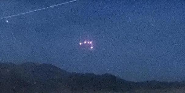 外星人的飞碟？江苏夜空出现的三角形不明飞行物，究竟是什么？775 / 作者:123457557 / 帖子ID:126544