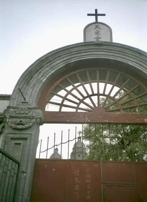 你遇到过哪些奇怪灵异事件？网友的经历让我害怕的抱住了自己！987 / 作者:京托胡速越 / 帖子ID:126842