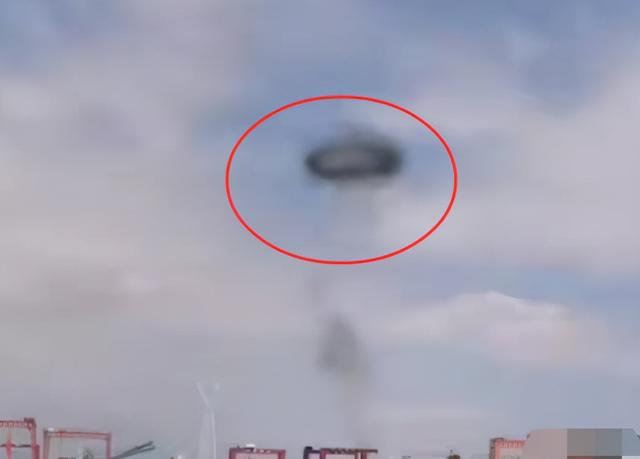 UFO出没？福建龙海上空拍到不明飞行物，黑色椭圆形，它是什么？376 / 作者:八神霜烈 / 帖子ID:127364