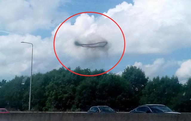 UFO出没？福建龙海上空拍到不明飞行物，黑色椭圆形，它是什么？138 / 作者:八神霜烈 / 帖子ID:127364